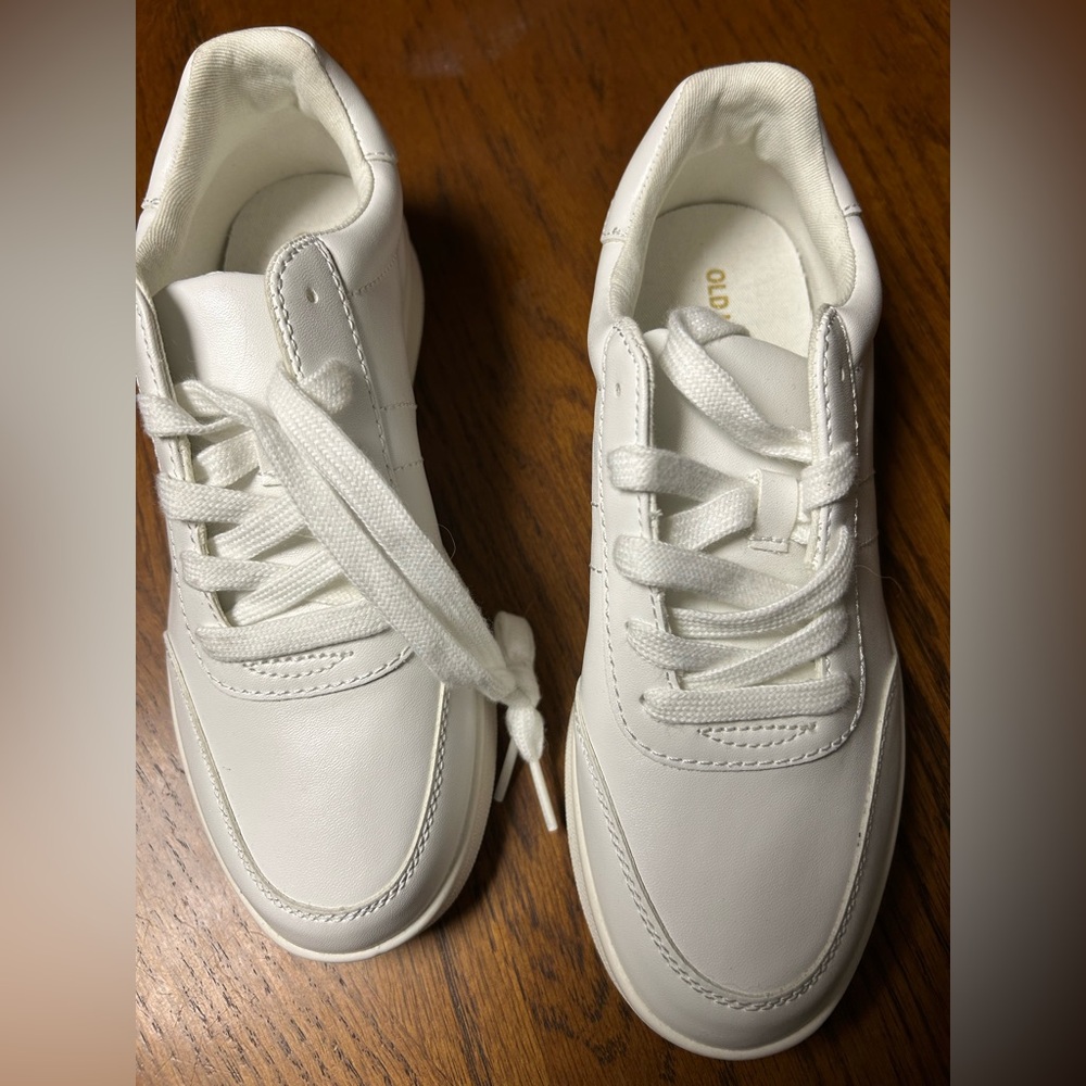Old Navy Womens /Girls White Sneakers